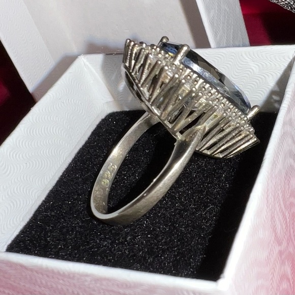 Princess Diana Style Ring Tanzanite & White Zircon (.925) - Picture 2 of 4